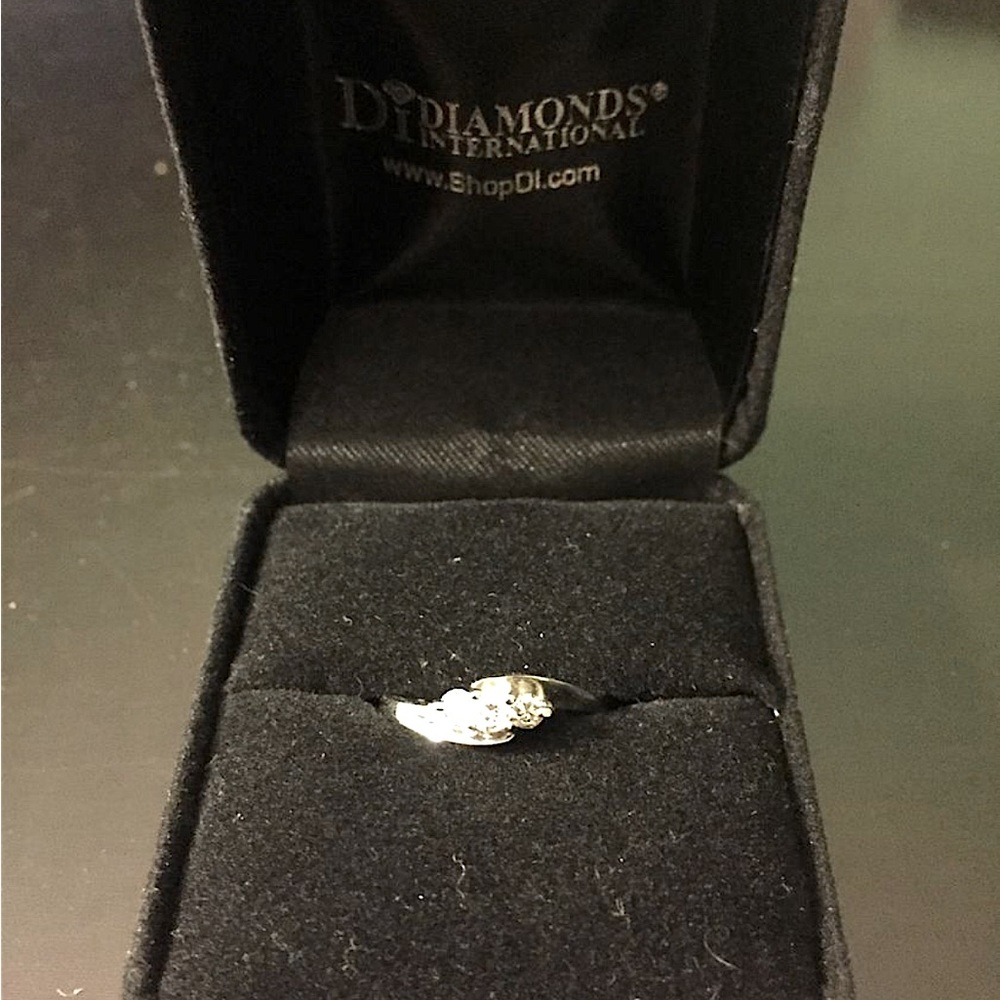 Diamond Ring - Picture 2 of 5